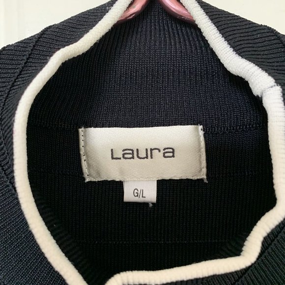 Laura Matching Twin Set - Picture 3 of 3